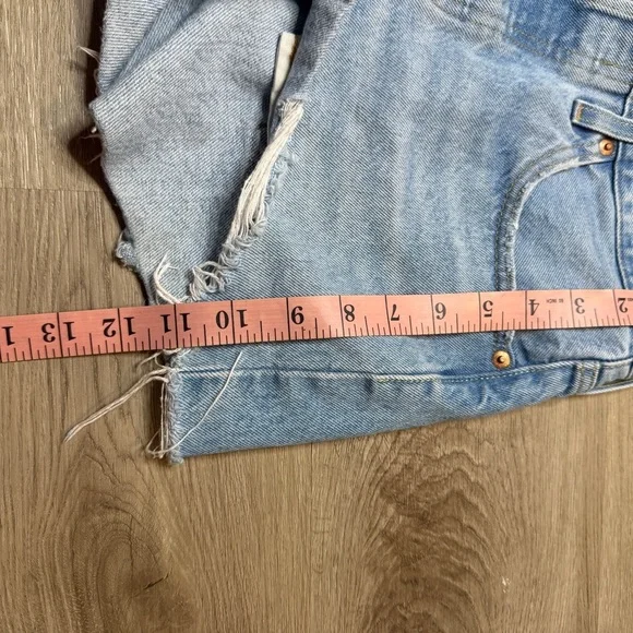 Levi's 501 Light Blue Denim Short - Picture 9 of 9